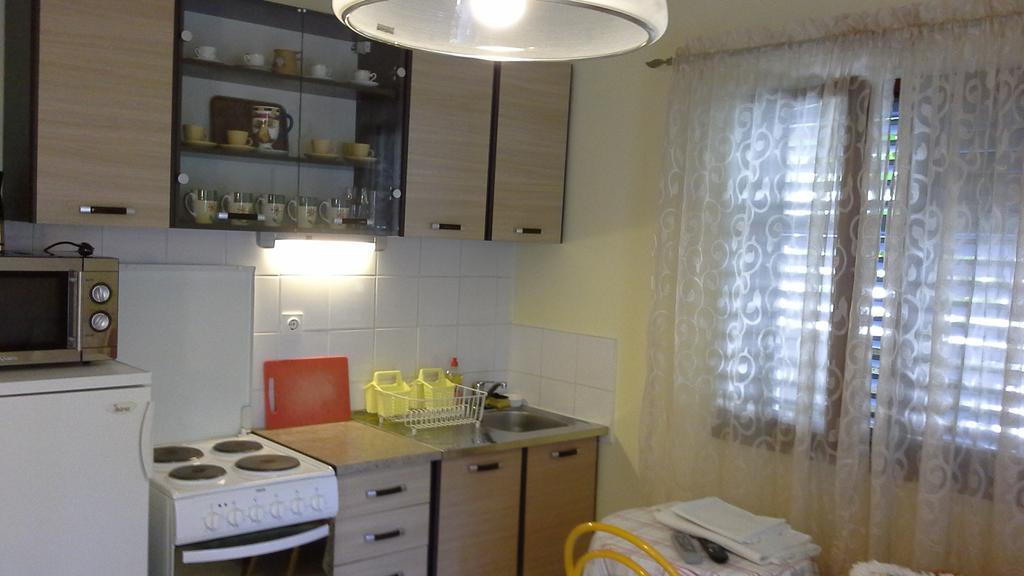 Apartments Anini Dvori Promajna Exterior photo